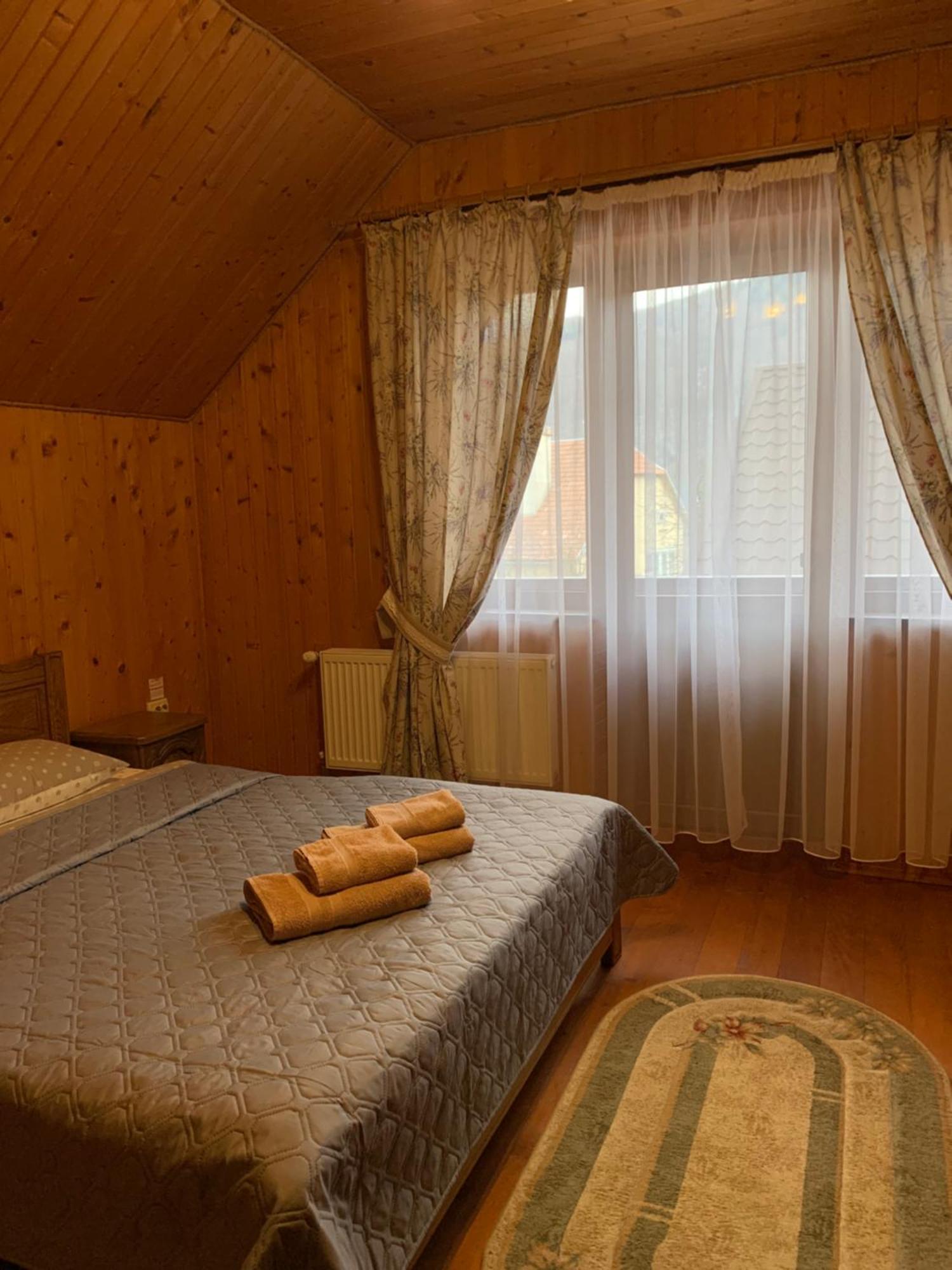 Dereviy Villa Jaremtje Exteriör bild